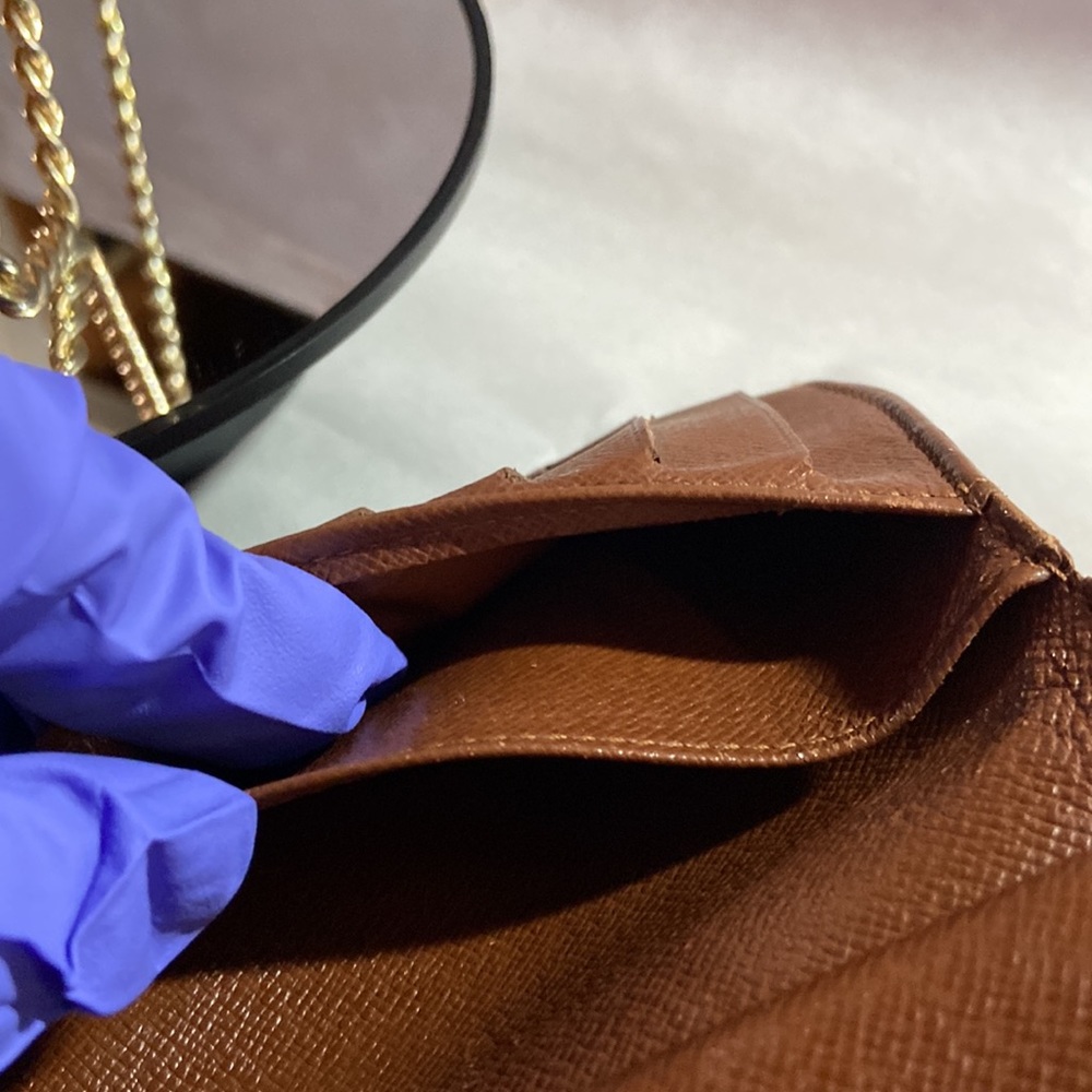 Louis Vuitton Kiss lock wallet - Picture 10 of 17
